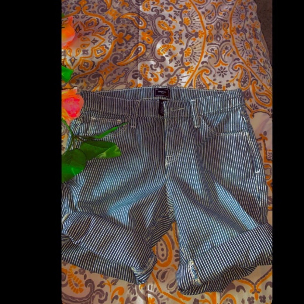 Gap kids shorts size 10-11